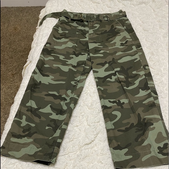 gap camouflage trousers